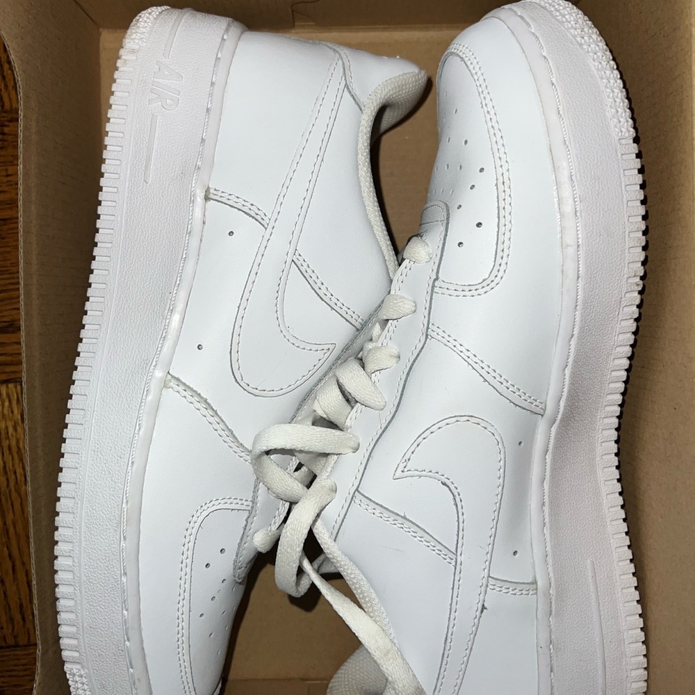 Nike air force 1’s white lows